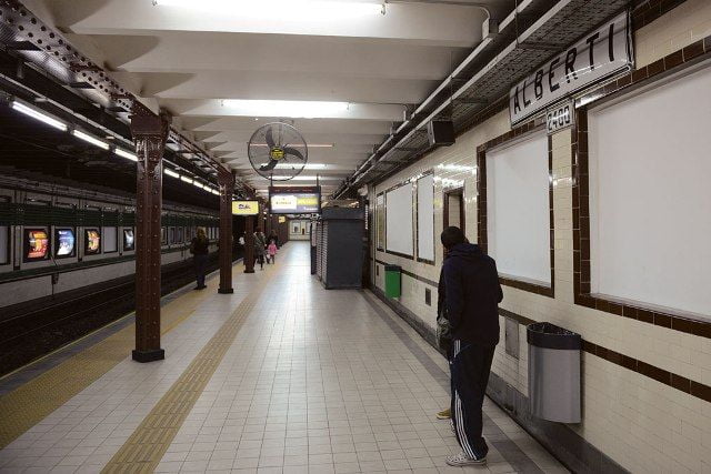 Alberti ≫ Estación de la Línea A de subte
