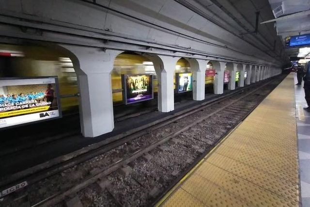Callao ≫ Estación de la Línea D de subte