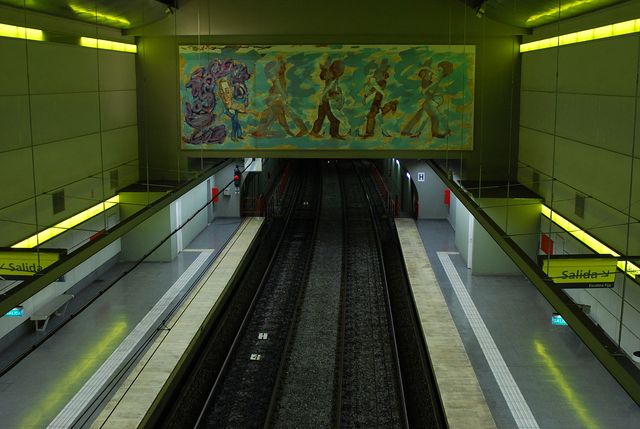 Caseros ≫ Estación de la Línea H de subte