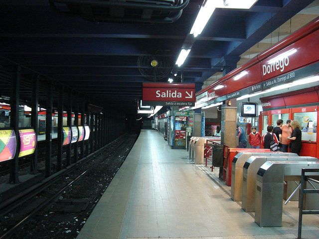Dorrego ≫ Estación de la Línea B de subte