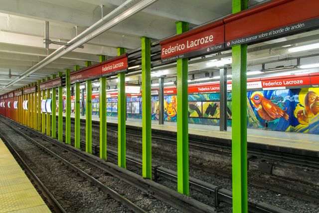 Federico Lacroze ≫ Estación de la Línea B de subte