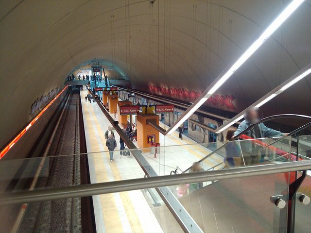 Juan Manuel de Rosas - Villa Urquiza ≫ Estación de la Línea B de subte