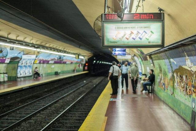 Jujuy ≫ Estación de la Línea E de subte