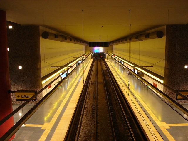 Parque Patricios ≫ Estación de la Línea H de subte