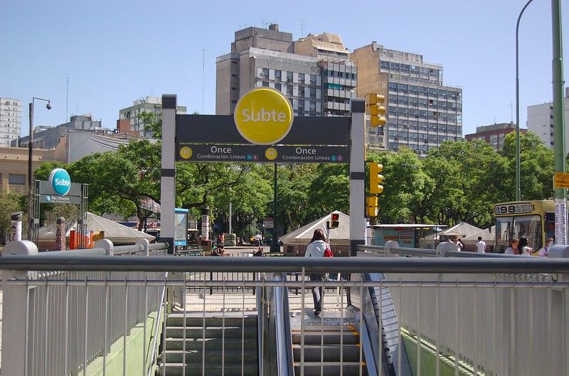 Plaza Miserere ≫ Estación de la Línea A de subte