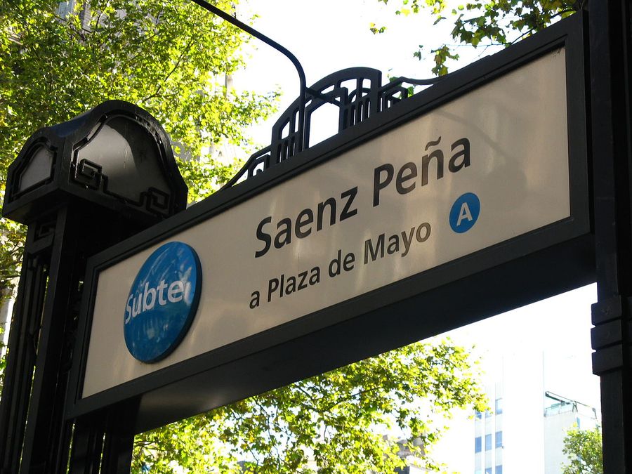 Sáenz Peña ≫ Estación de la Línea A de subte|