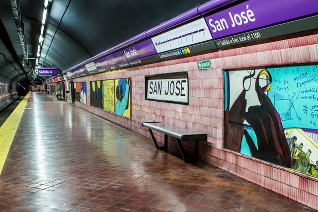 San José ≫ Estación de la Línea E de subte